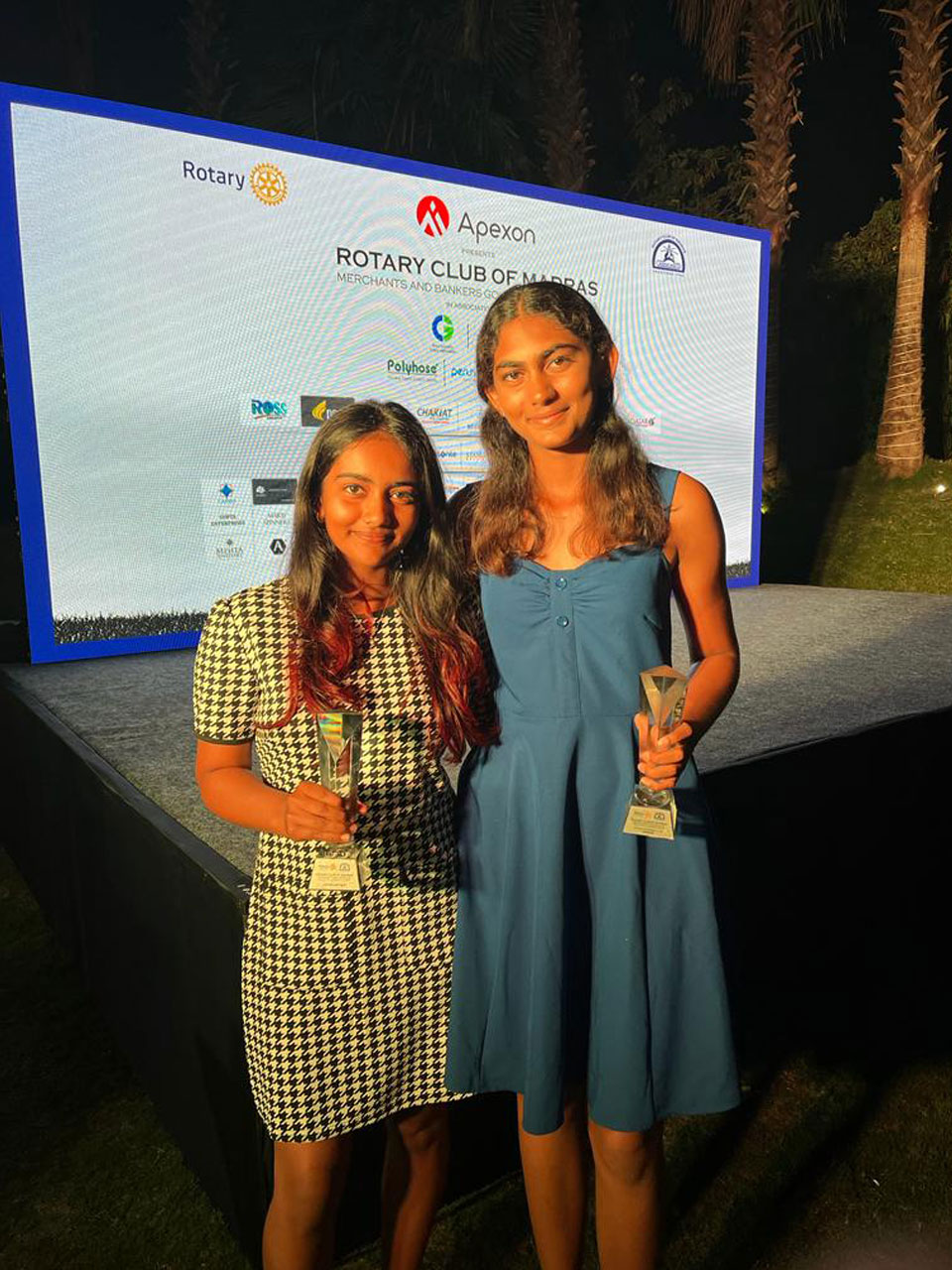 Anika Vivek and Ananthi Vivek wins in their respective categories