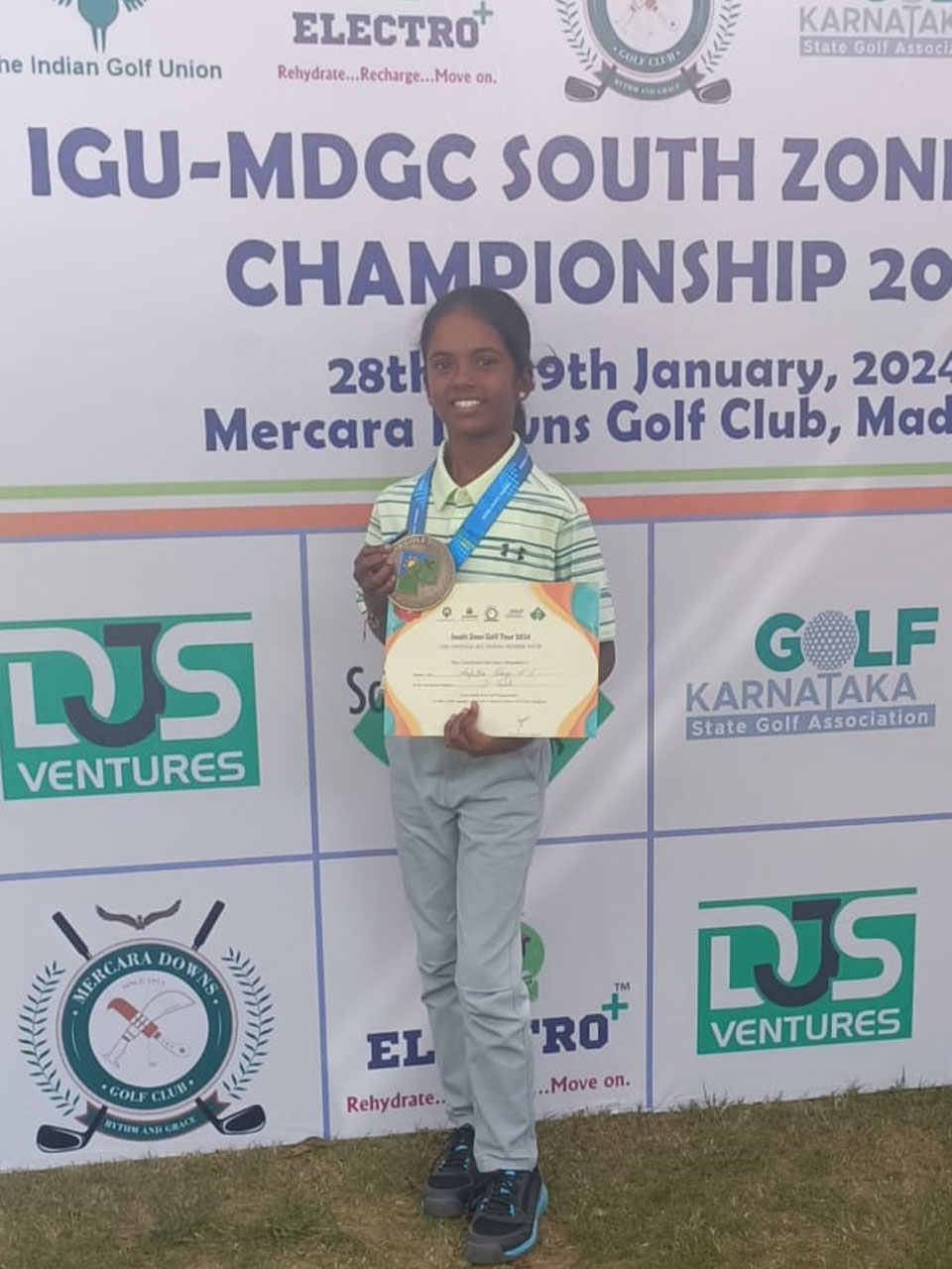 Arpita Shaji finished as runner up in Category 'D' Girls